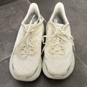 Clifton 8 Hoka White running sneakers
